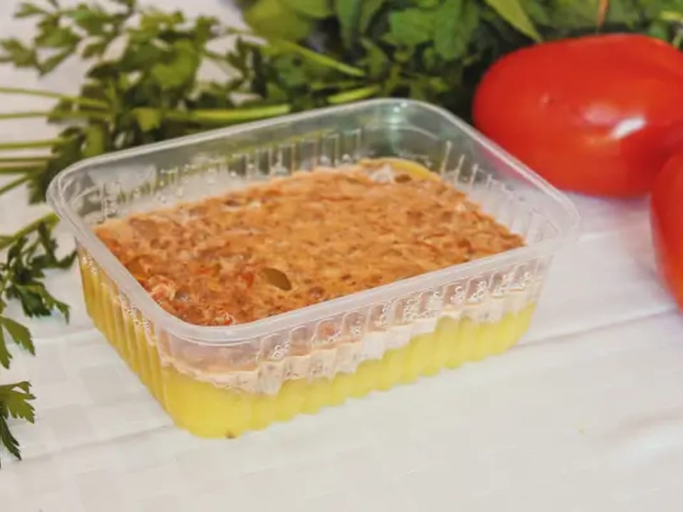 Carne moída cremosa com tomates e azeitona e purê de abóbora