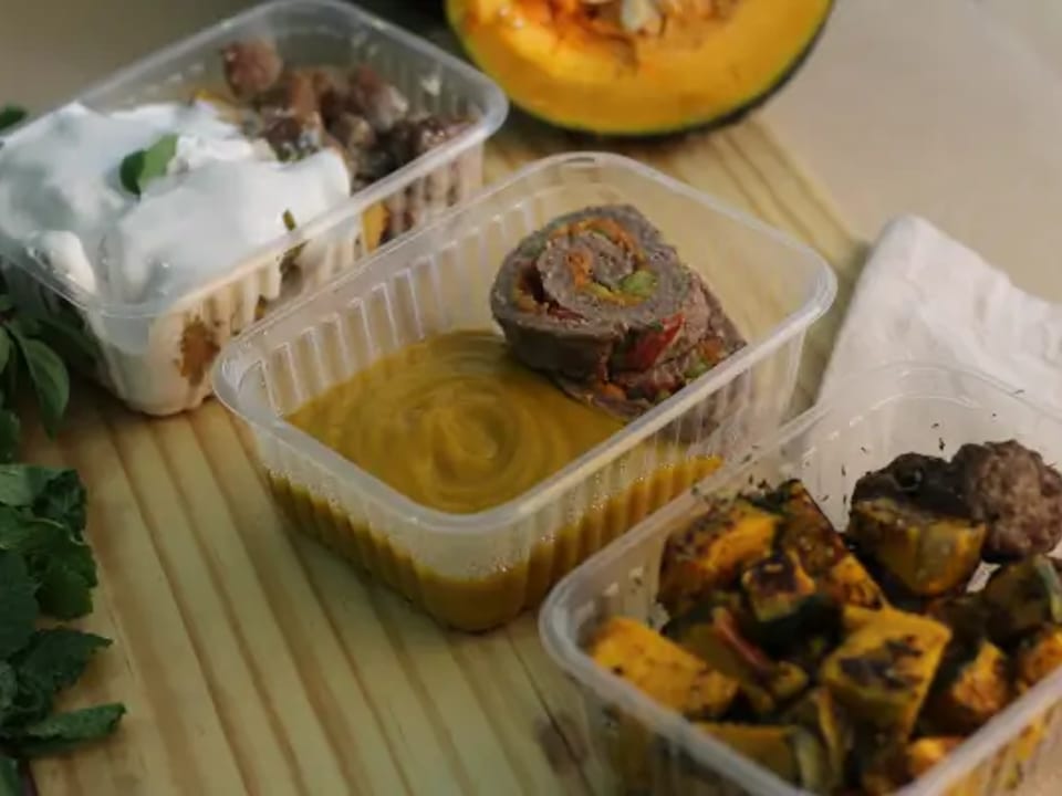 Rocambole de carne com purê de abóbora