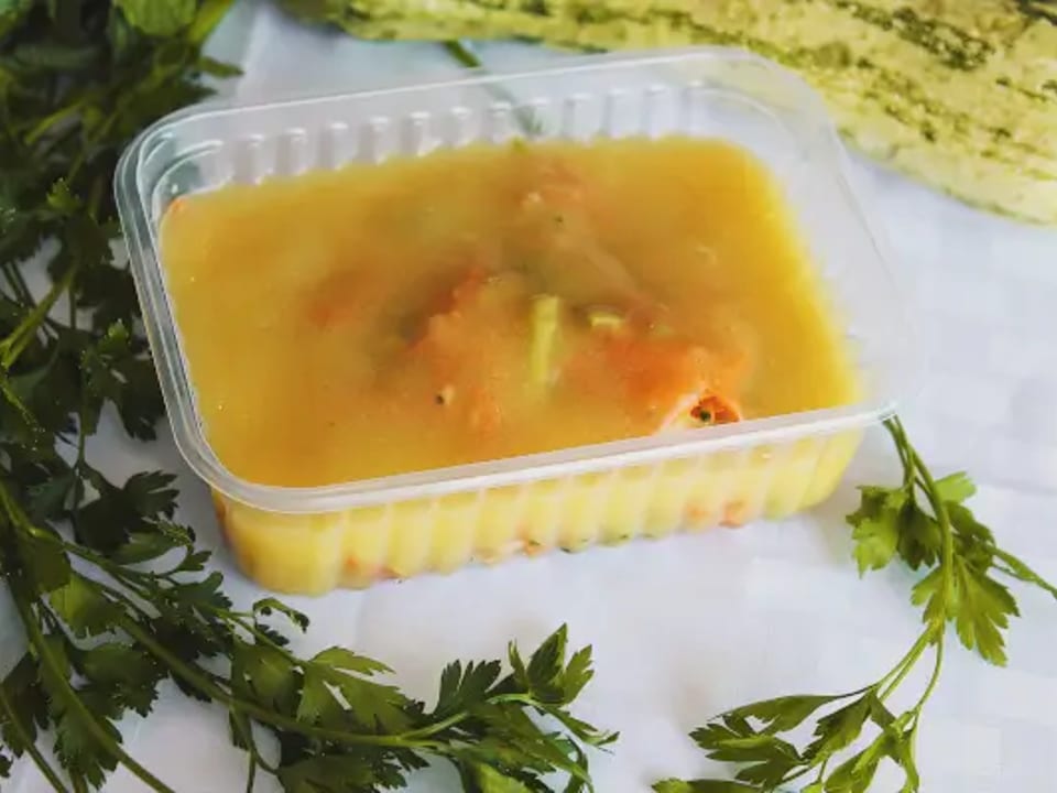 Escondidinho de mandioca com frango desfiado