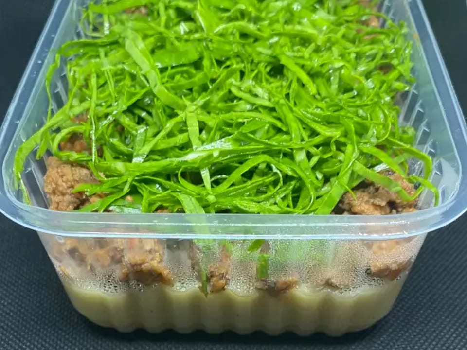 Carne moída, polenta e couve