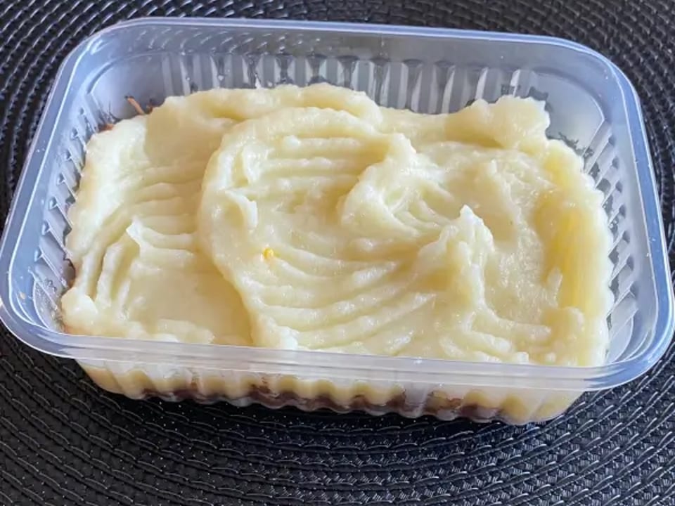 Escondidinho de batatas com carne desfiada