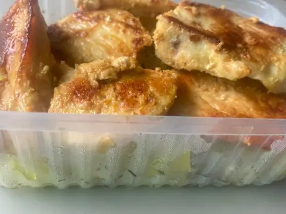Frango grelhado com mandioca temperada
