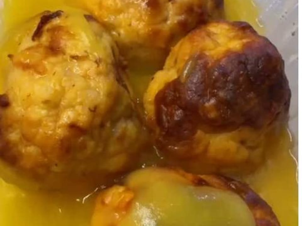 Almôndegas de frango com purê de mandioca