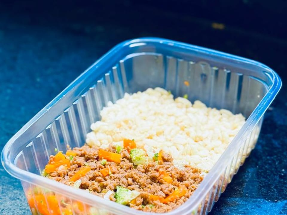Carne moída com legumes e arroz integral